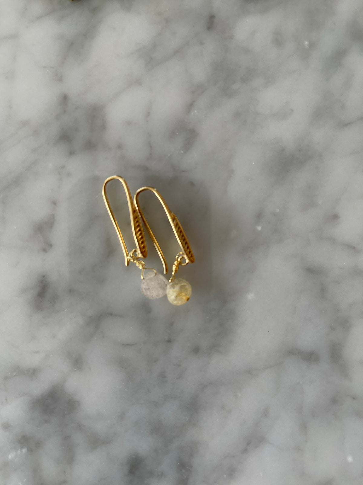 AHMP Aretes con piedra natural